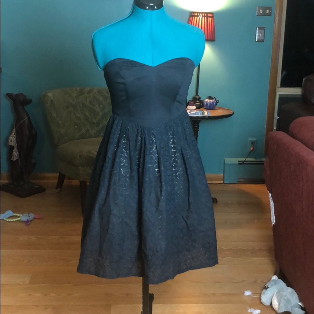 Black Sleeveless Dress